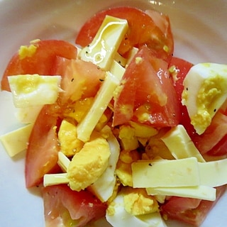 チーズ入りトマト卵サラダ